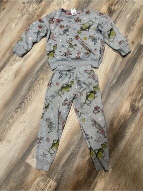 Gray Grinch Holiday Sweatshirt & Jogger Set 4T